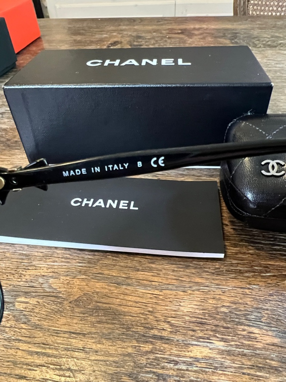 CHANEL Black Oversized Cat-Eye Sunglasses - Picture 7 of 10